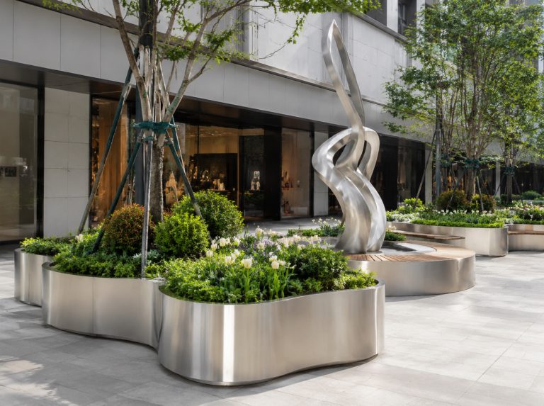 绥江县不锈钢景观雕塑与金属花箱